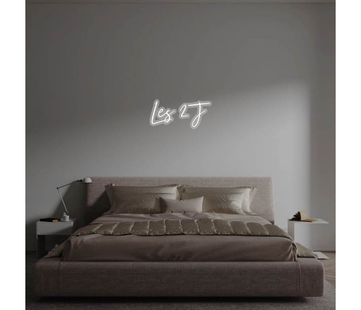 Custom text: Les 2 J
